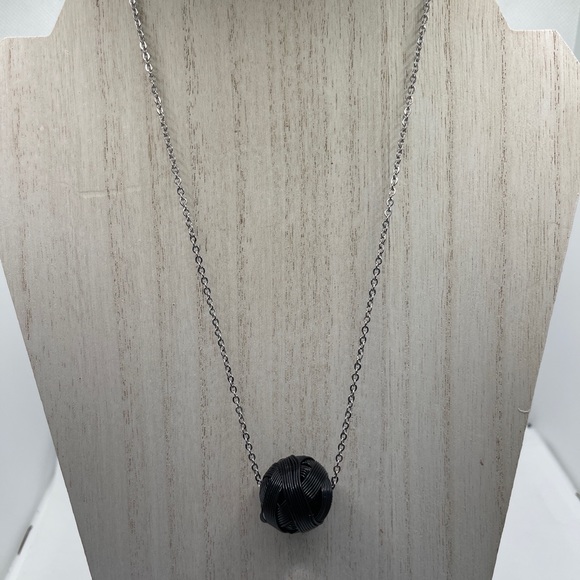Black and Silver Necklace - Picture 2 of 3